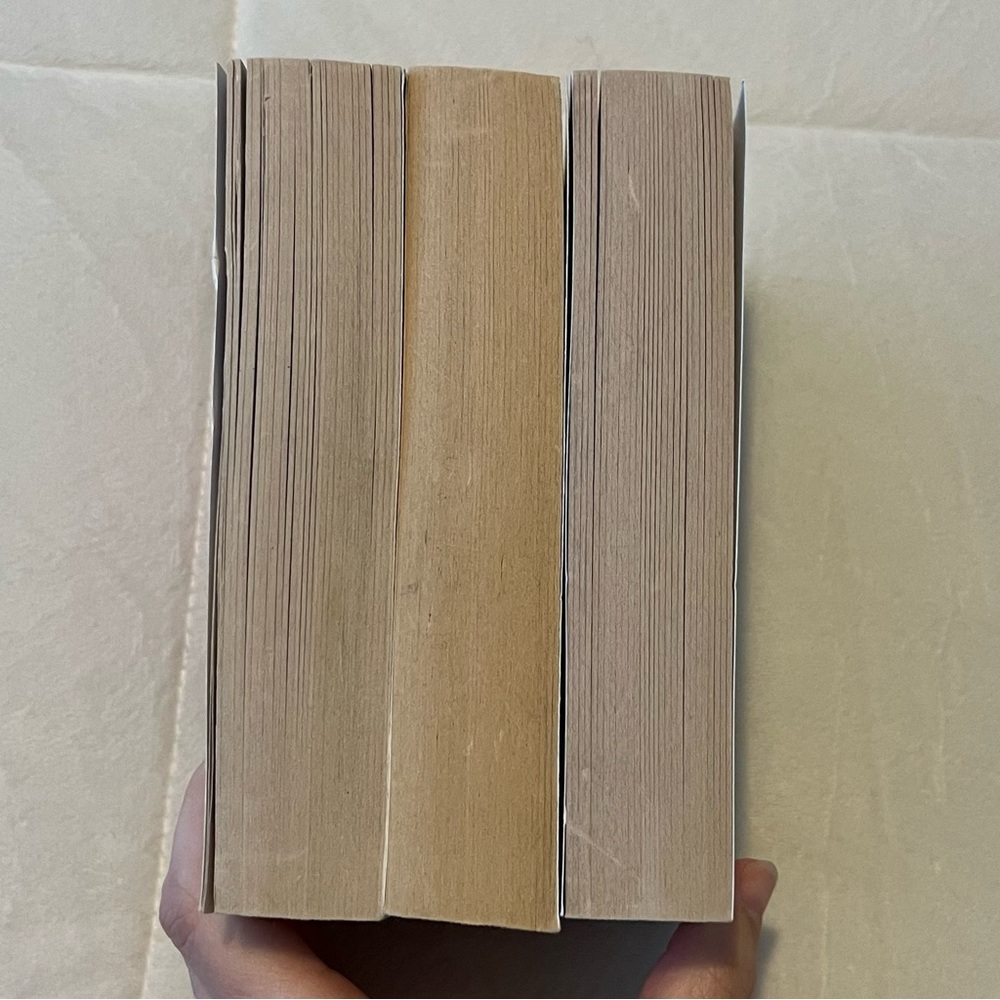 Bridgerton Novel Set by Julia Quinn - Picture 3 of 5